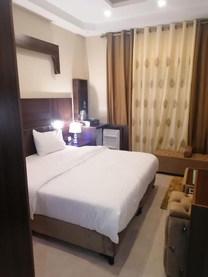 Nice View Hotel فندق الأطلالة الجميلة للعائلات فقط Aqaba Exterior photo